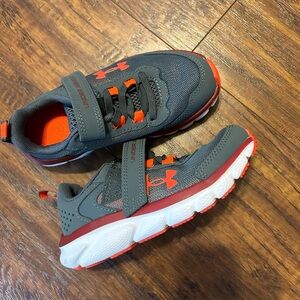 Boys sneakers underarmour